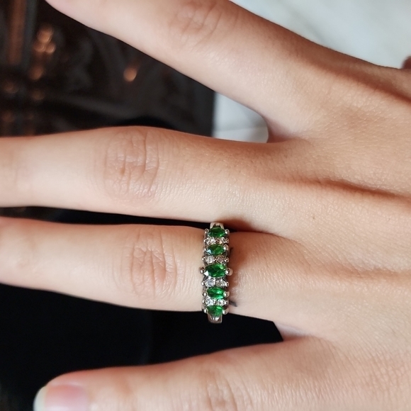 2005 Avon Multi-Marquise May Birthstone Ring - Picture 7 of 7